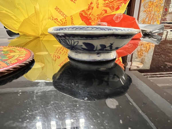 古玩陶瓷青花花口碗真品鑒賞圖