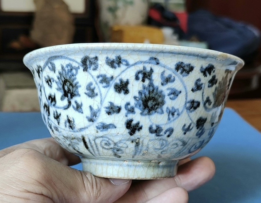 域鉴古玩】永宣青花缠枝花卉纹茶碗，同类中小精品拍卖价格/图片/值多少钱