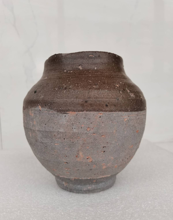古玩陶瓷宣州窯褐釉茶葉罐拍賣,當前價格0元