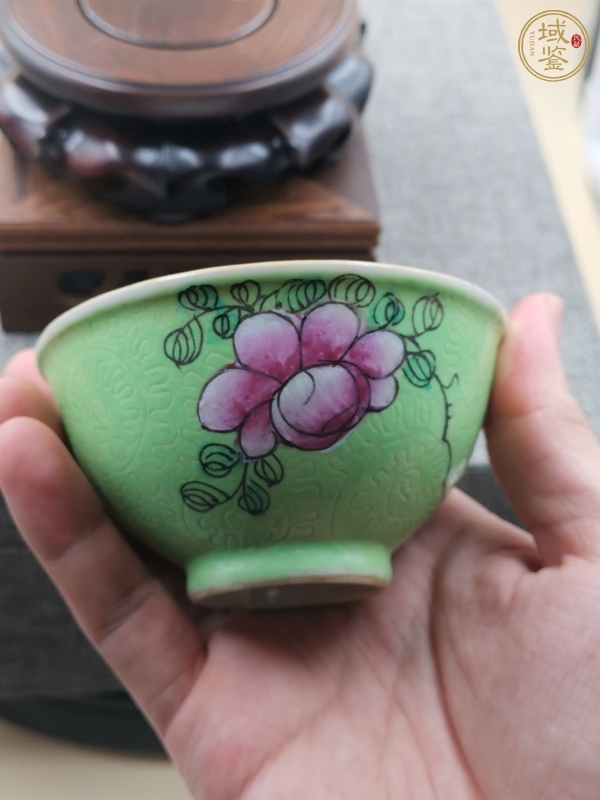 古玩陶瓷軋道粉彩花卉紋茶圓真品鑒賞圖