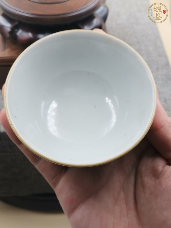 古玩陶瓷軋道粉彩花卉紋茶圓真品鑒賞圖