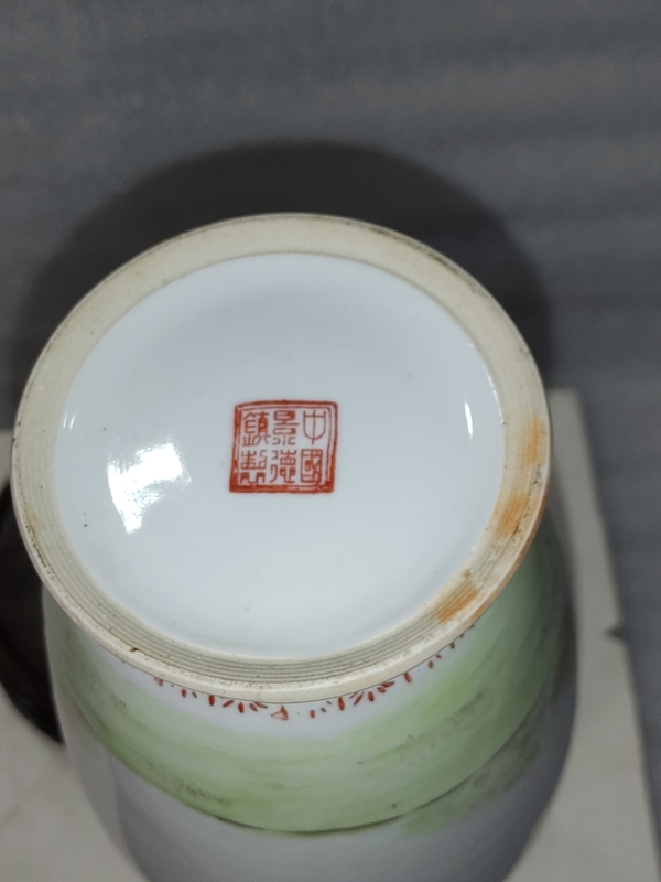 古玩陶瓷仕女紋瓶拍賣,當前價格1268元