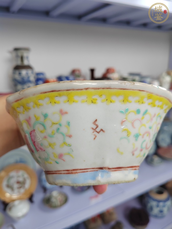 古玩陶瓷粉彩花卉紋海棠碗真品鑒賞圖