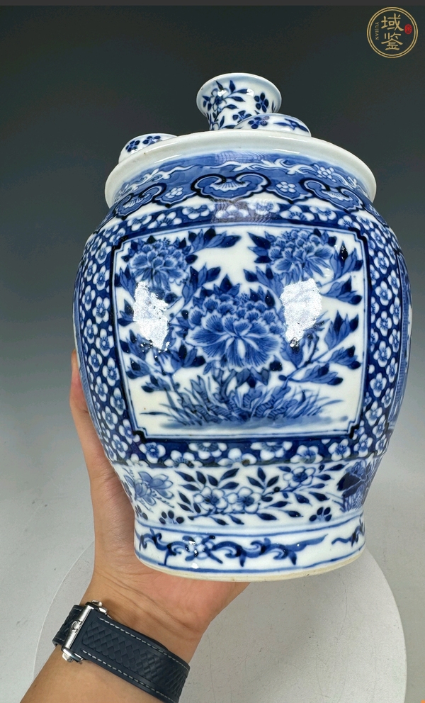 古玩陶瓷青花人物瓶真品鑒賞圖