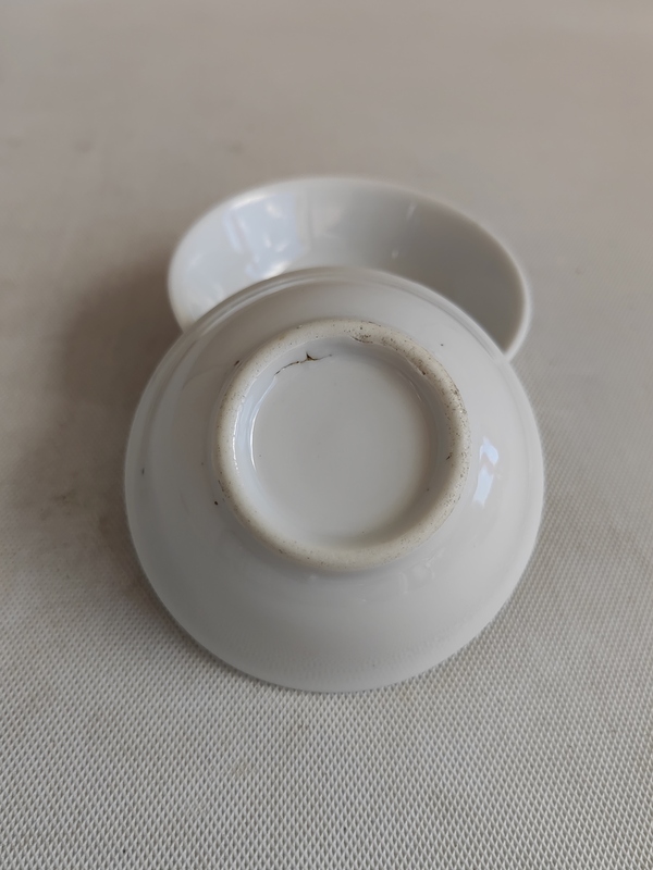 古玩陶瓷白釉小碟拍賣,當前價格150元