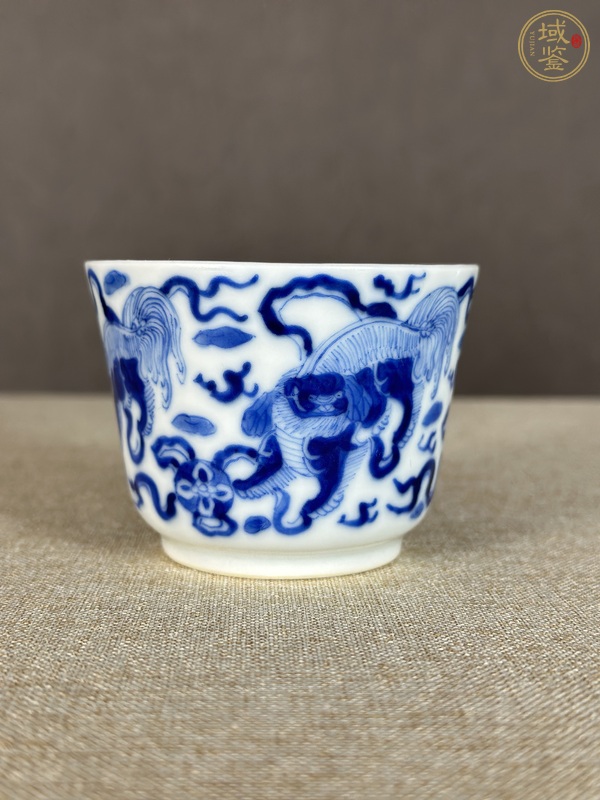 古玩陶瓷青花獅子繡球茶碗真品鑒賞圖