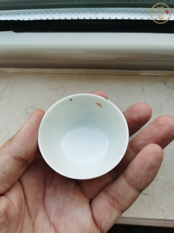 古玩陶瓷粉彩花卉紋茶杯真品鑒賞圖