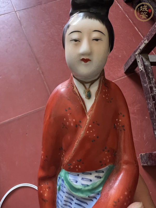 古玩陶瓷仕女塑像真品鑒賞圖