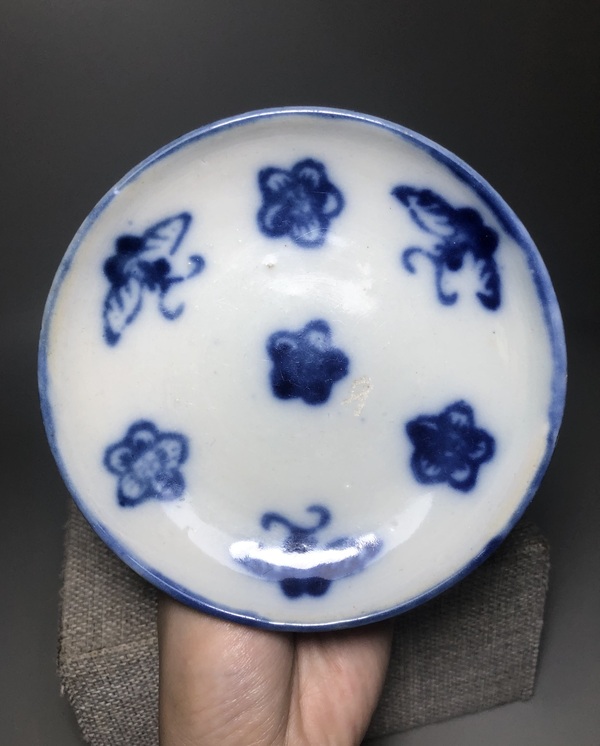 古玩陶瓷青花蝴蝶花卉紋高足貢盤拍賣,當(dāng)前價(jià)格888元