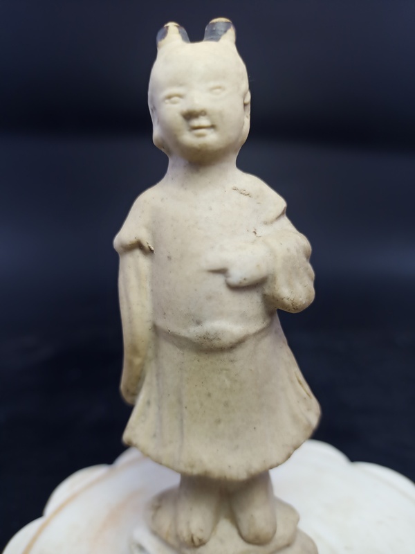 古玩陶瓷明代點彩童子造像拍賣，當前價格1000元