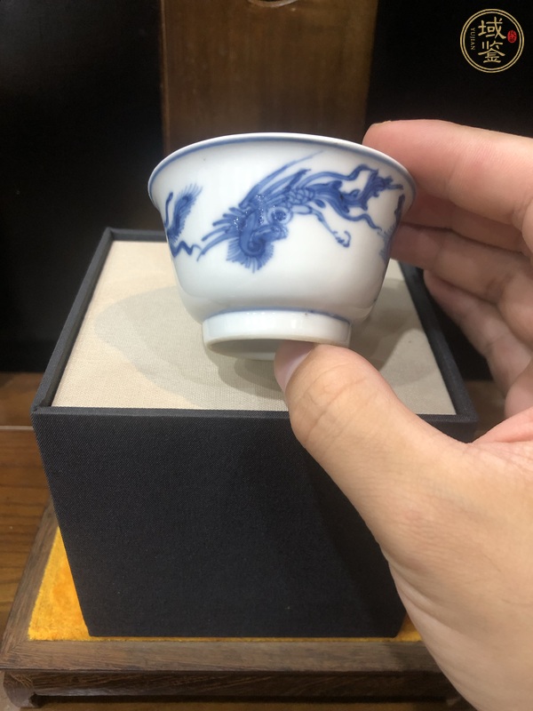 古玩陶瓷鳳紋青花杯真品鑒賞圖