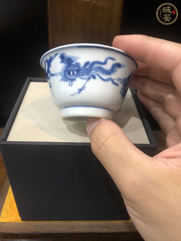 古玩陶瓷鳳紋青花杯真品鑒賞圖