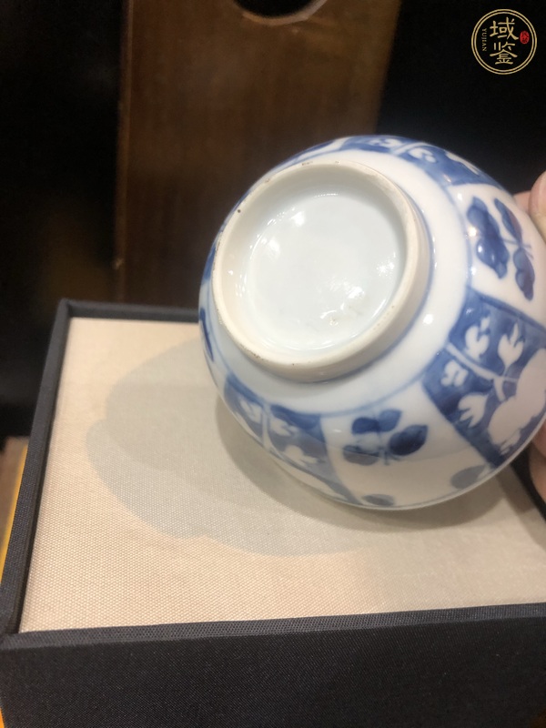 古玩陶瓷花卉紋青花杯真品鑒賞圖