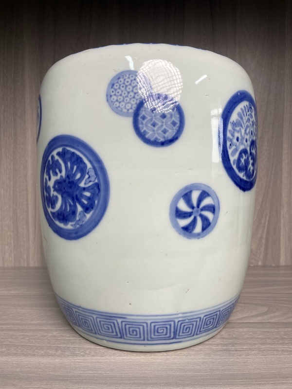 古玩陶瓷清中期 青花皮球花紋文房案缸拍賣,當前價格850元