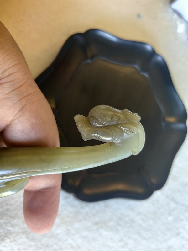 古玩雜項明代特殊龍紋—明末且末藍飛翼云龍紋帶鉤拍賣,當前價格16000元