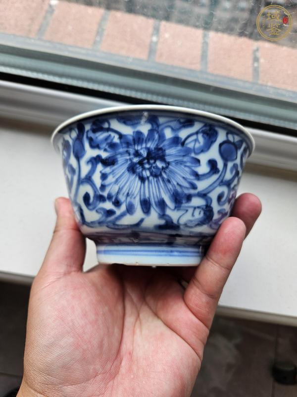 古玩陶瓷青花扁菊紋茶碗真品鑒賞圖