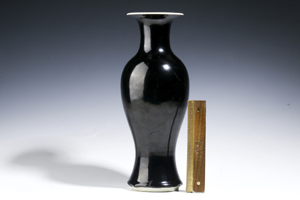 古玩陶瓷晚清·烏金釉觀音瓶拍賣,當前價格19999元