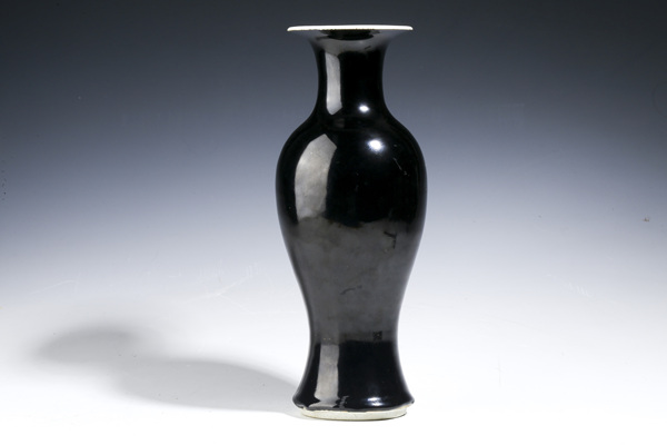 古玩陶瓷晚清·烏金釉觀音瓶拍賣,當前價格19999元