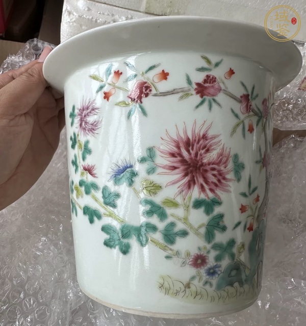 古玩陶瓷粉彩菊花石榴紋花盆真品鑒賞圖