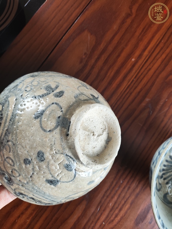 古玩陶瓷青花扁菊圖茶碗真品鑒賞圖