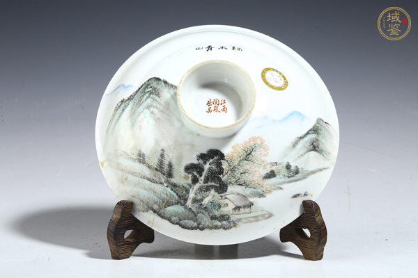 古玩陶瓷民國(guó)·江西陶校出品款淺絳彩山水人物紋蓋碗真品鑒賞圖