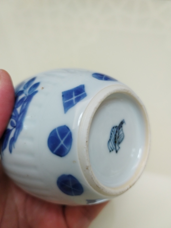 古玩陶瓷清康熙青花折枝花卉紋瓜楞罐拍賣，當(dāng)前價格6000元