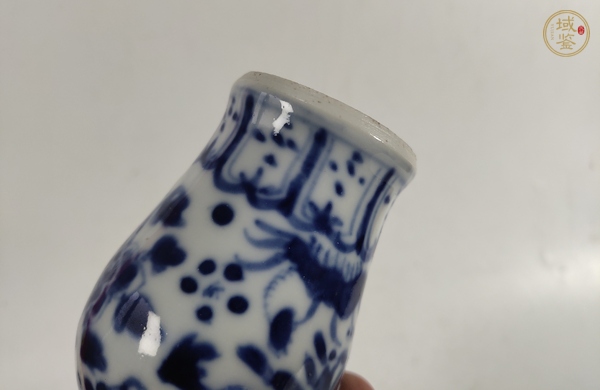 古玩陶瓷青花花卉紋獅耳瓶真品鑒賞圖