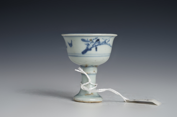 陶瓷明中期·青花花鸟纹高足杯拍卖，当前价格1190元