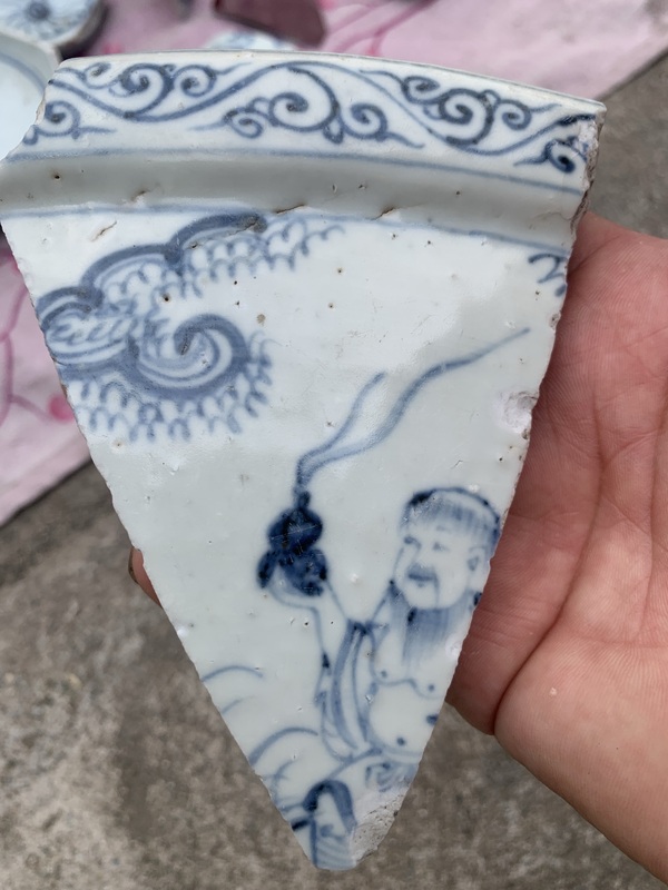 古玩轉(zhuǎn)賣空白期青花瓷片拍賣,當(dāng)前價(jià)格20000元
