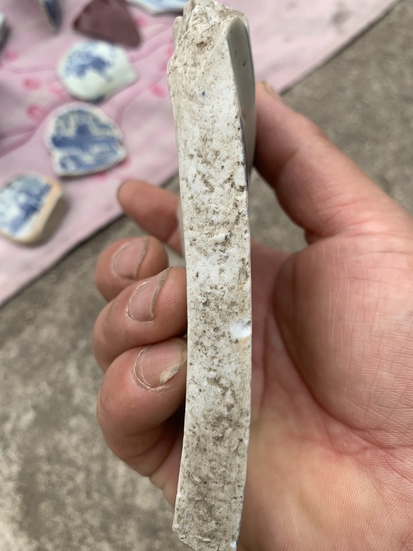 古玩陶瓷空白期青花瓷片拍賣,當(dāng)前價(jià)格5000元