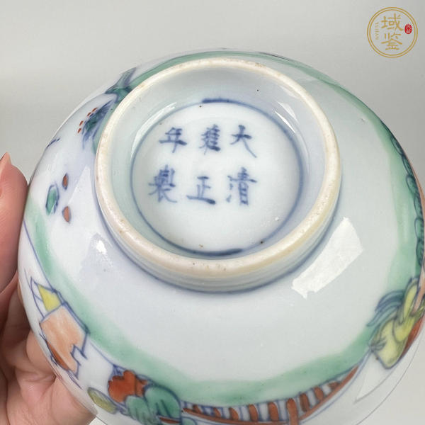 古玩陶瓷斗彩人物故事紋茶碗真品鑒賞圖