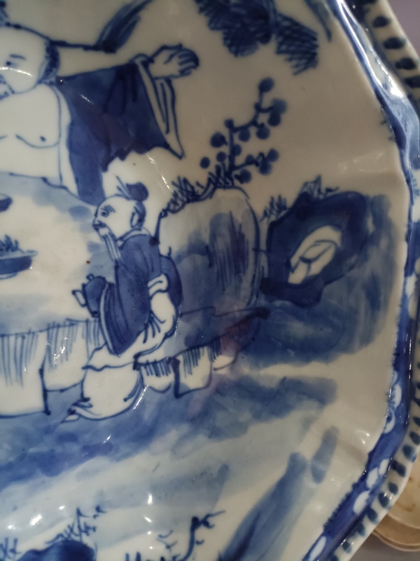 古玩陶瓷清中期青花人物故事八方窩角盆拍賣,當(dāng)前價(jià)格2888元