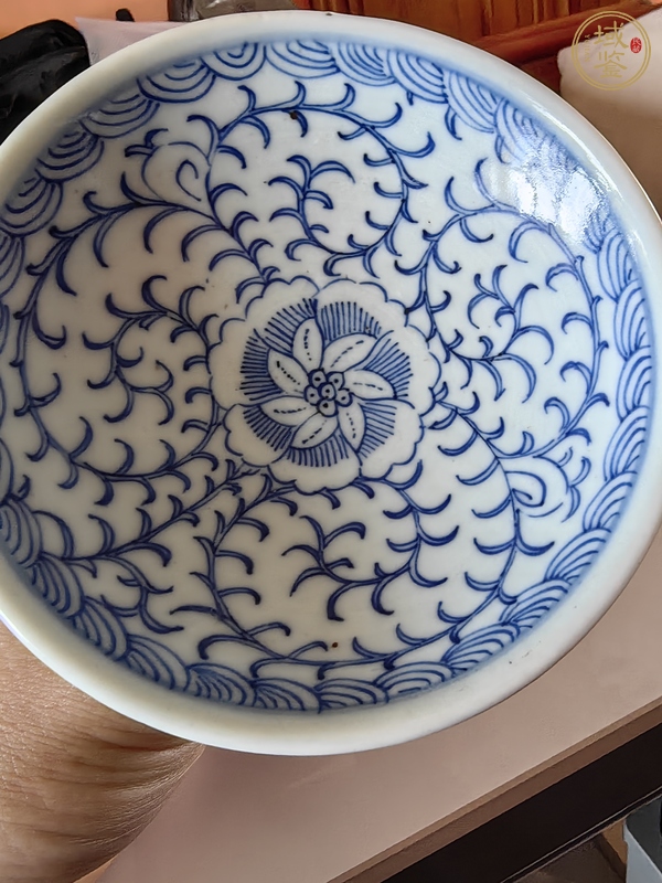 古玩陶瓷花卉紋青花高足盤真品鑒賞圖