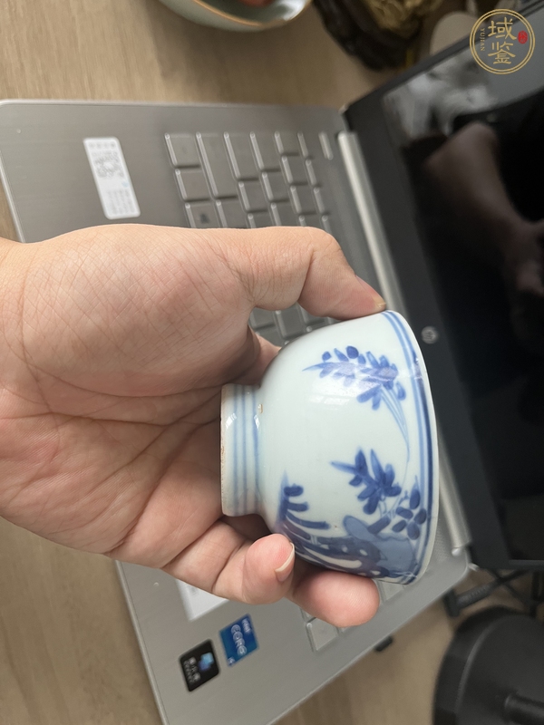 古玩陶瓷青花洞石花卉紋高足茶杯真品鑒賞圖