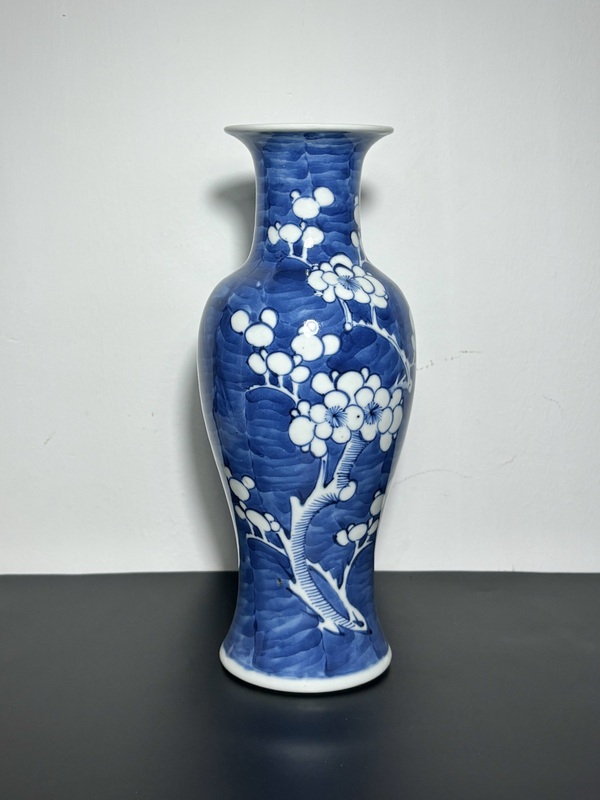 古玩陶瓷晚清光緒·青花留白冰梅圖觀音瓶拍賣,當前價格980元