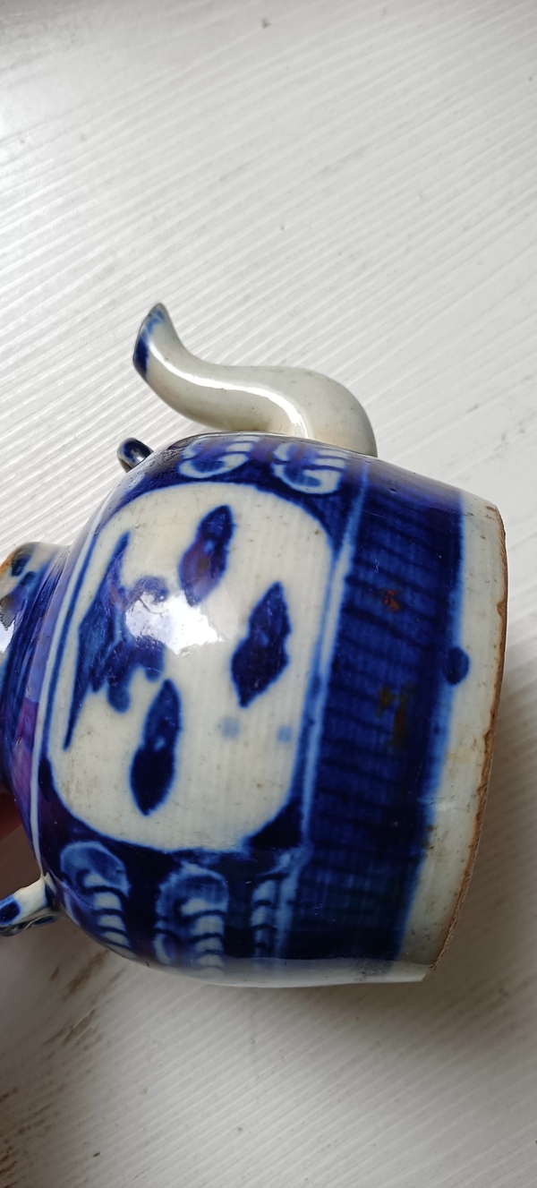 古玩陶瓷晚清青花提梁壺(沒有蓋、壸嘴掉粘)拍賣,當前價格188元