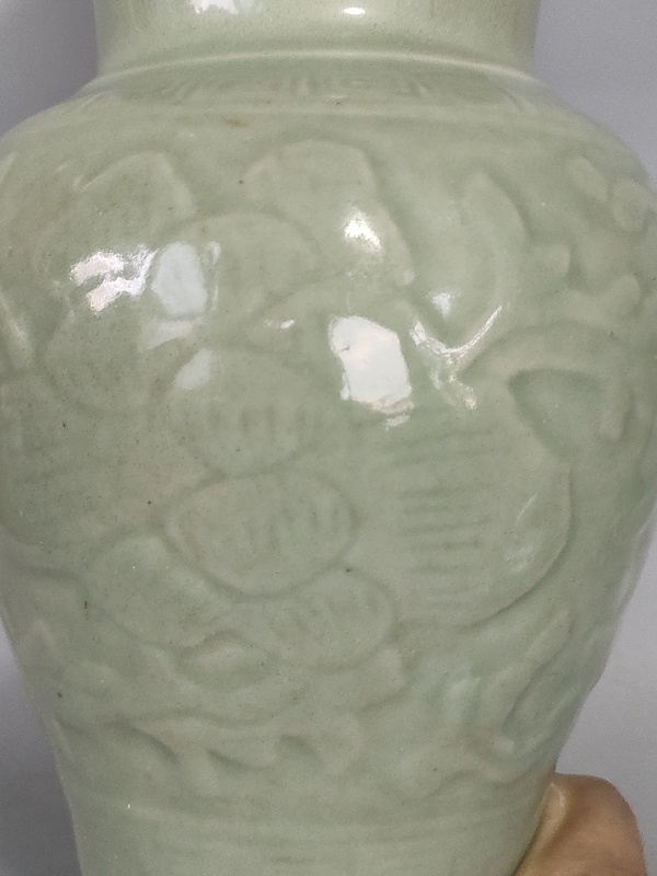 古玩陶瓷清早期青釉暗刻纏枝牡丹紋花觚拍賣,當前價格3500元