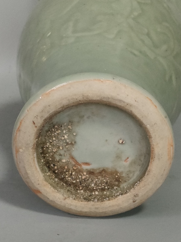 古玩陶瓷清早期青釉暗刻纏枝牡丹紋花觚拍賣，當(dāng)前價(jià)格3500元