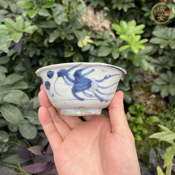 古玩陶瓷明代晚期鳳穿花青花碗真品鑒賞圖