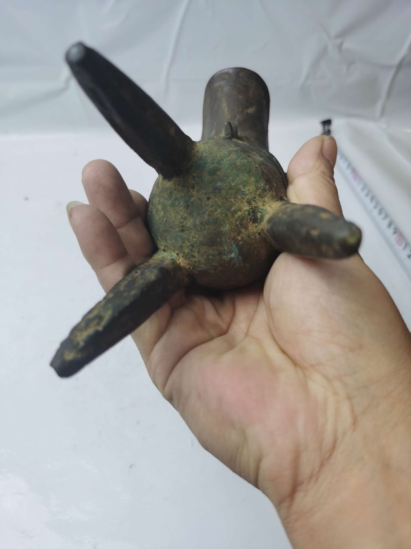 古玩銅器宋仿**爵杯拍賣,當(dāng)前價(jià)格16000元