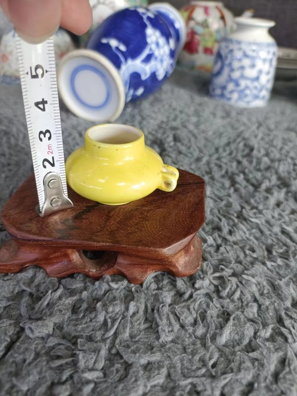 古玩陶瓷民國嬌黃釉鳥食罐拍賣,當前價格2888元