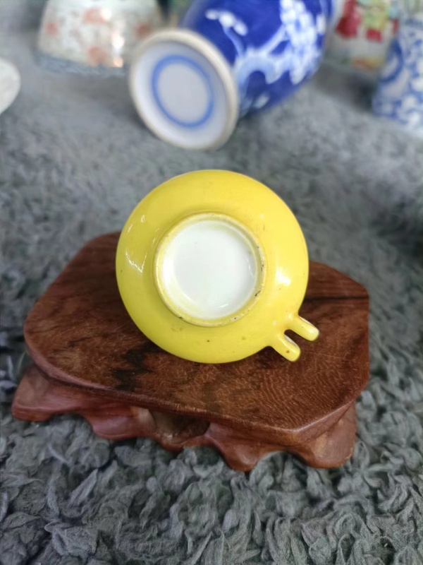古玩陶瓷民國嬌黃釉鳥食罐拍賣,當前價格2888元