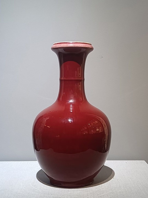 古玩陶瓷清代中期郎窯紅洗口瓶拍賣,當前價格68888元