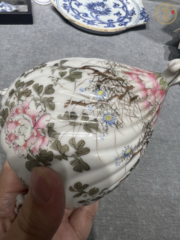 古玩陶瓷粉彩花卉紋吊籃真品鑒賞圖