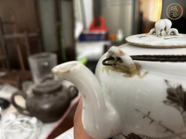 古玩陶瓷墨彩花卉紋茶壺真品鑒賞圖