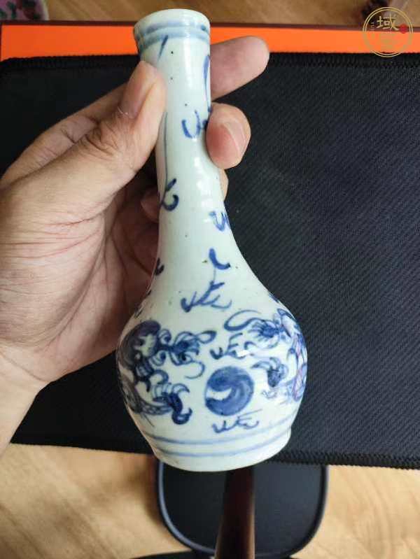 古玩陶瓷龍紋青花瓶真品鑒賞圖