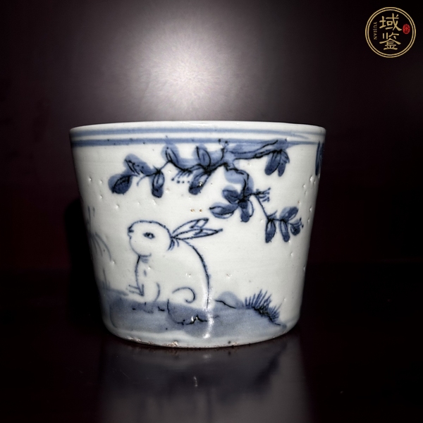 古玩陶瓷日本青花兔子杯真品鑒賞圖