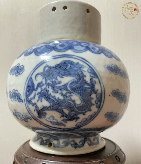 古玩陶瓷龍紋青花瓶真品鑒賞圖