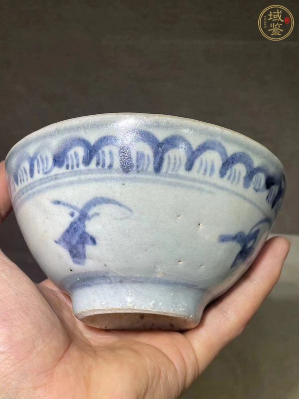 古玩陶瓷青花花卉紋福字茶碗真品鑒賞圖