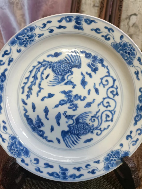 古玩陶瓷大明成化年制款青花鳳紋盤拍賣,當(dāng)前價(jià)格8888元